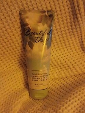 Bath & Body Works Beautiful Day Ultra Shea Body Cream - Green